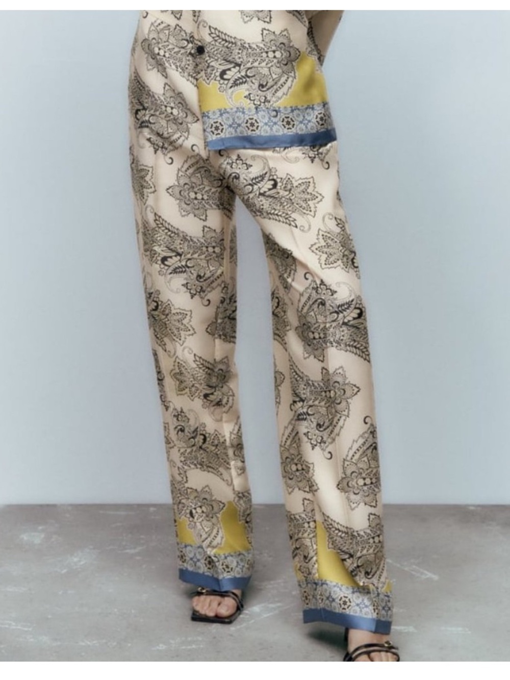 NWT Zara Cream Paisley Wide-Leg Pants with Blue & Yellow Trim. Pull on Waist